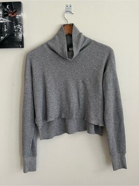 TNA Ribbed Gray Cropped Turtleneck Sweater- PTP 21 inch